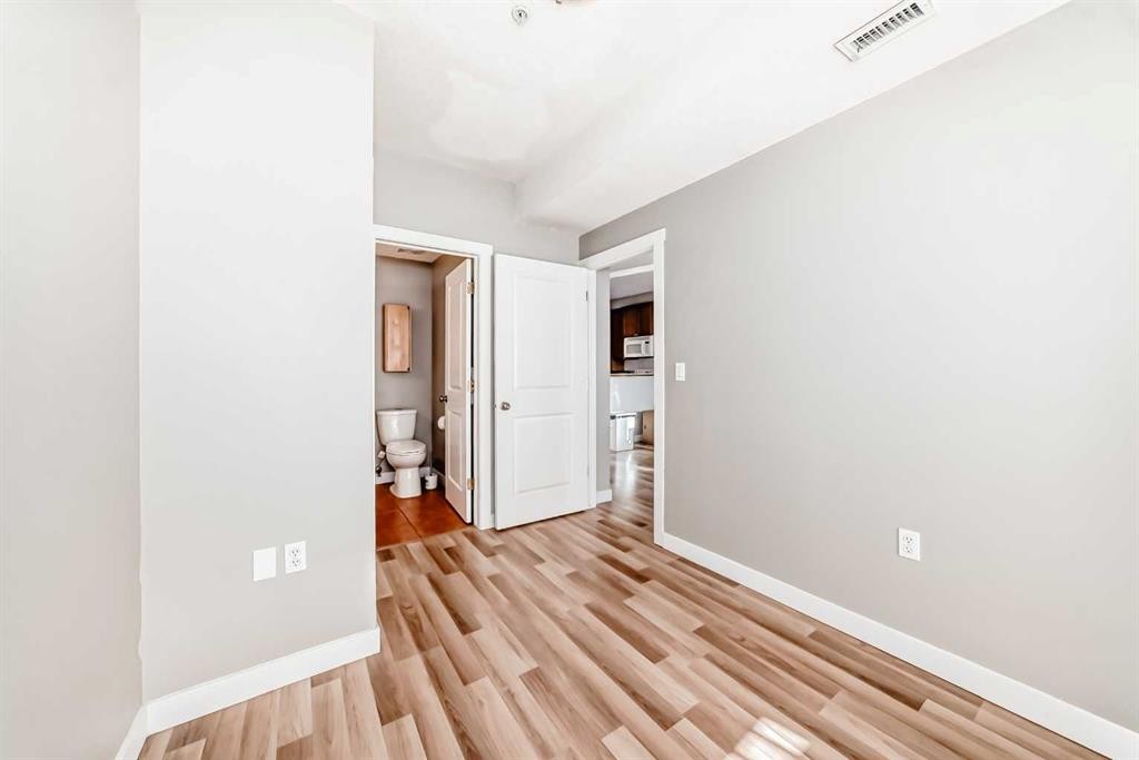 309-1540 17 Avenue Sw, Calgary, AB - Indoor Photo Showing Other Room
