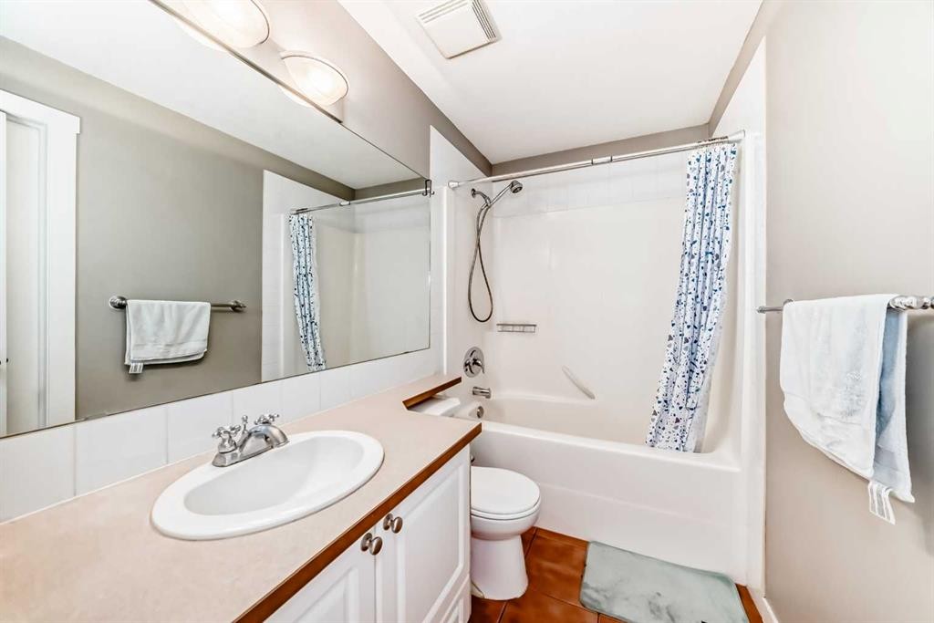 309-1540 17 Avenue Sw, Calgary, AB - Indoor Photo Showing Bathroom
