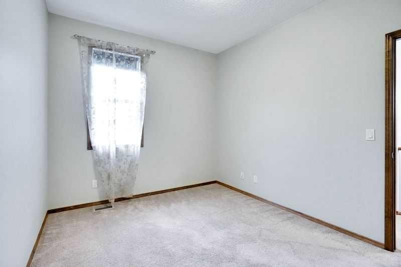 117 Walden Square Se, Calgary, AB - Indoor Photo Showing Other Room