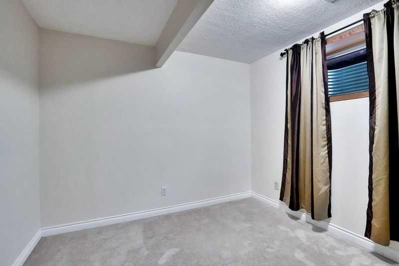117 Walden Square Se, Calgary, AB - Indoor Photo Showing Other Room