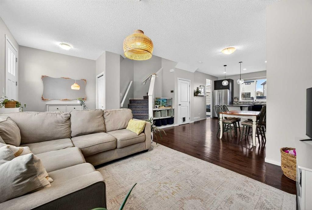 369 Walden Parade Se, Calgary, AB - Indoor Photo Showing Living Room