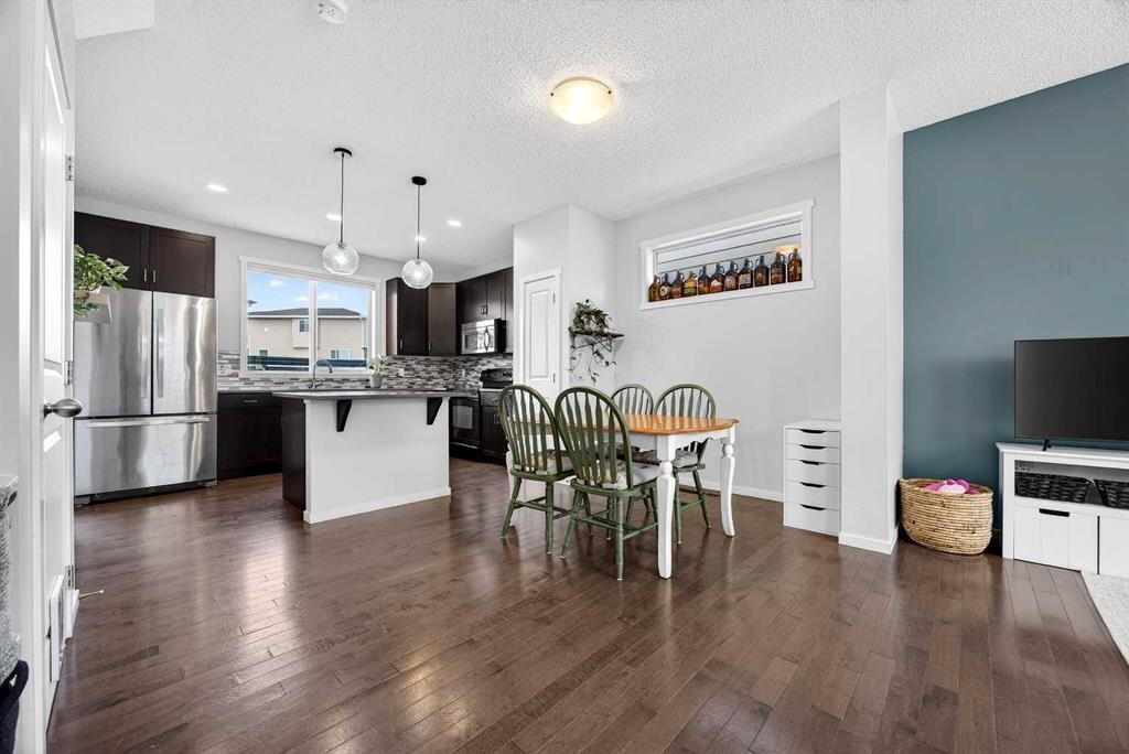 369 Walden Parade Se, Calgary, AB - Indoor