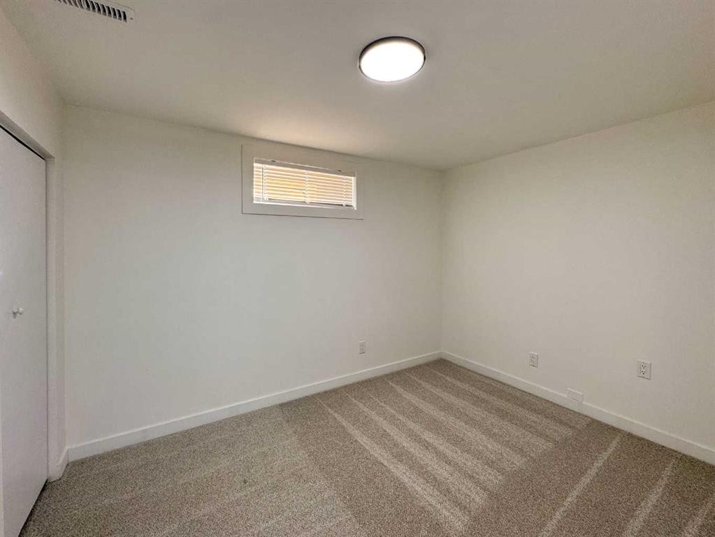 2212 72 Avenue Se, Calgary, AB - Indoor Photo Showing Other Room