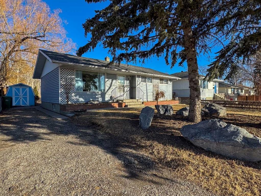 2212 72 Avenue Se, Calgary, AB - Outdoor