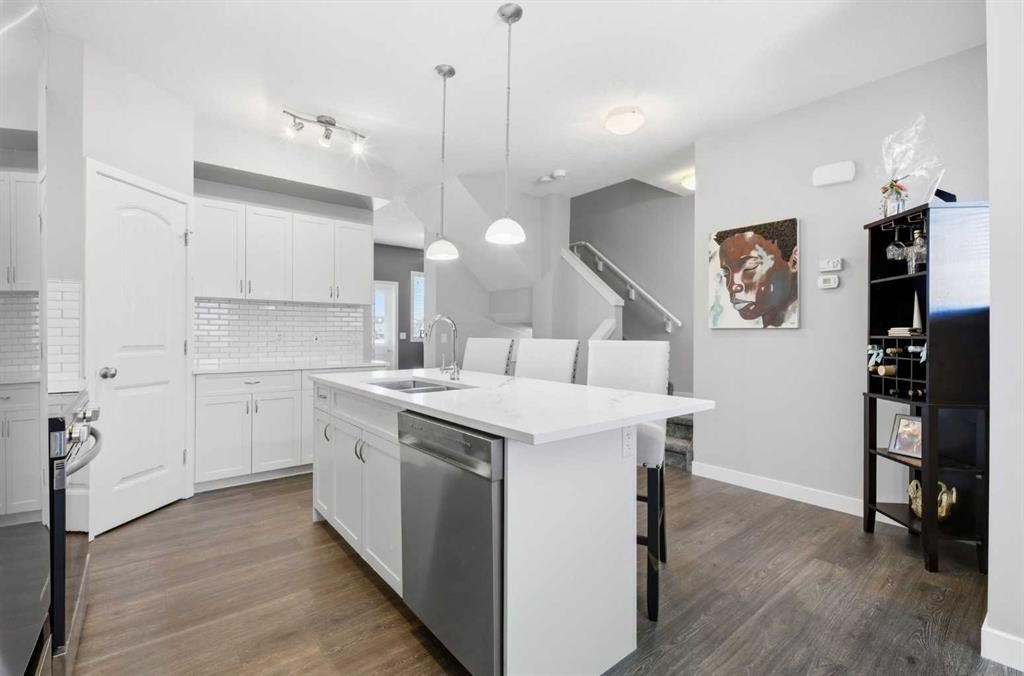 53-Sage Hill Common Nw, Calgary, AB - Indoor Photo Showing Kitchen With Upgraded Kitchen