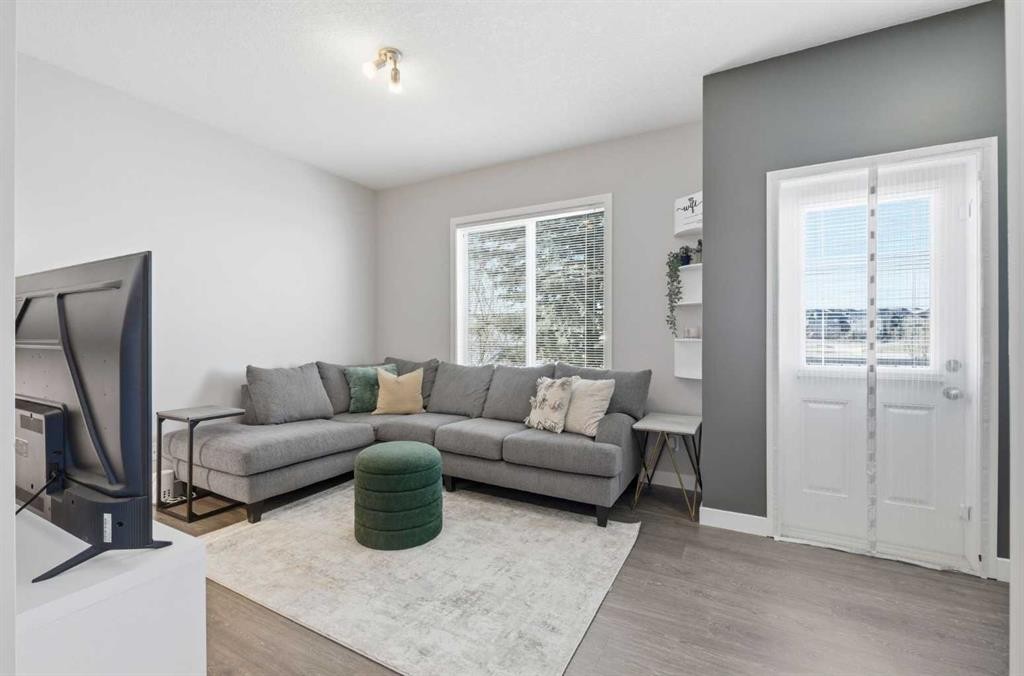 53-Sage Hill Common Nw, Calgary, AB - Indoor Photo Showing Living Room