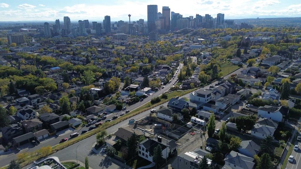 809 9 Street Ne, Calgary, AB - Outdoor With View