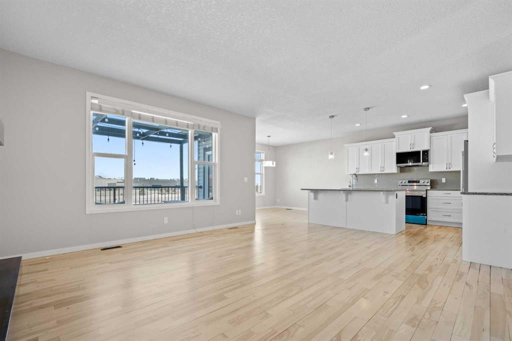 2148 Brightoncrest Green Se, Calgary, AB - Indoor Photo Showing Kitchen