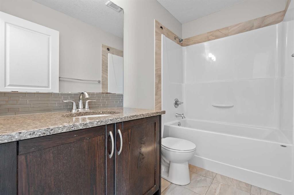 2148 Brightoncrest Green Se, Calgary, AB - Indoor Photo Showing Bathroom