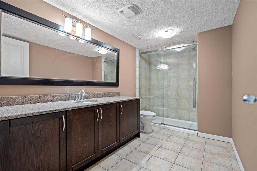 2148 Brightoncrest Green Se, Calgary, AB - Indoor Photo Showing Bathroom