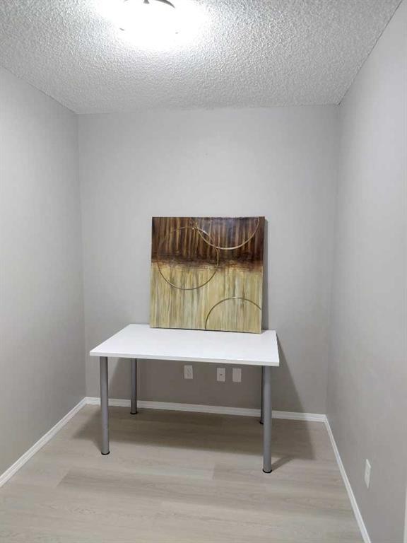 3416-81 Legacy Boulevard Se, Calgary, AB - Indoor Photo Showing Other Room