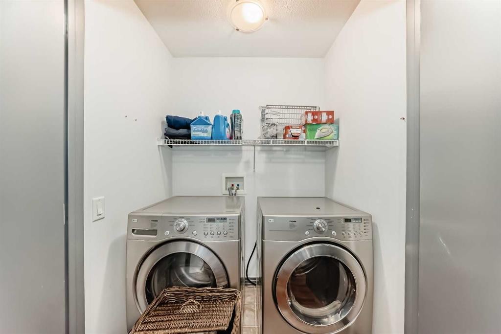 206 Tuscany Ravine Close Nw, Calgary, AB - Indoor Photo Showing Laundry Room