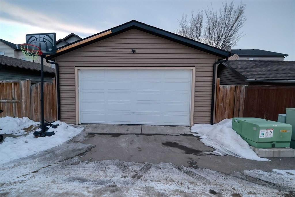 303 Saddlebrook Way Ne, Calgary, AB - Outdoor