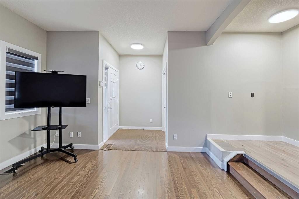 303 Saddlebrook Way Ne, Calgary, AB - Indoor