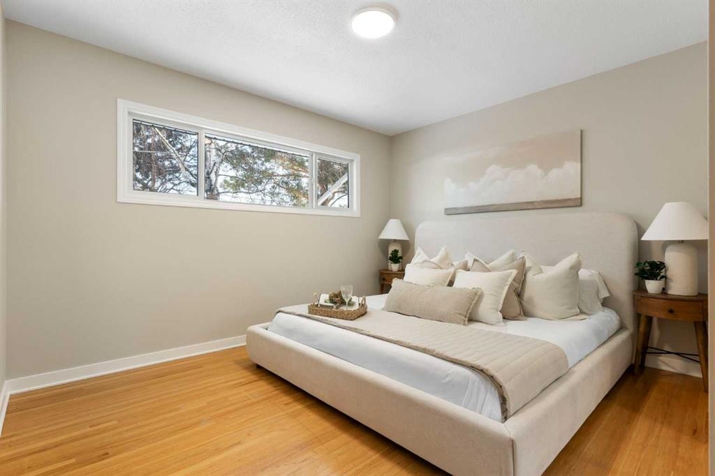 123 Glacier Drive Sw, Calgary, AB - Indoor Photo Showing Bedroom