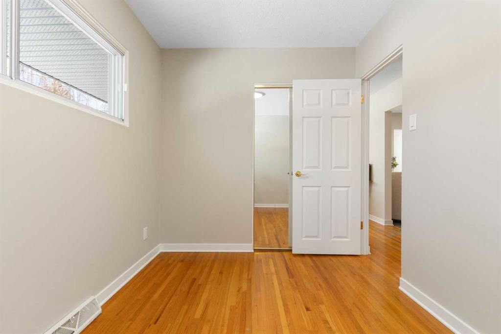 123 Glacier Drive Sw, Calgary, AB - Indoor Photo Showing Other Room