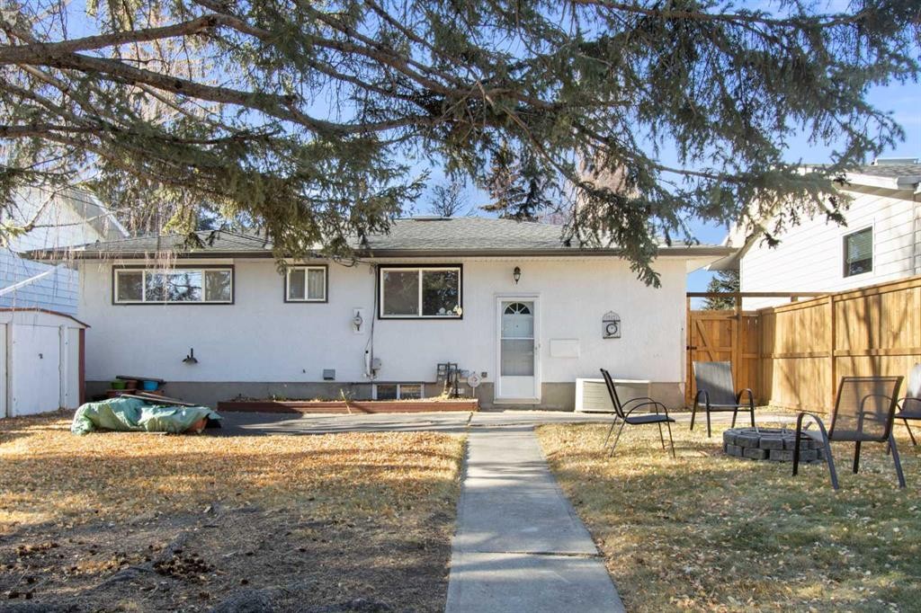 123 Glacier Drive Sw, Calgary, AB - Outdoor