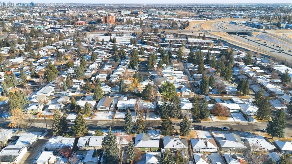 123 Glacier Drive Sw, Calgary, AB - Outdoor With View