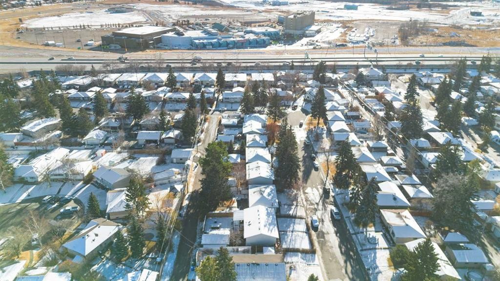 123 Glacier Drive Sw, Calgary, AB - Outdoor With View