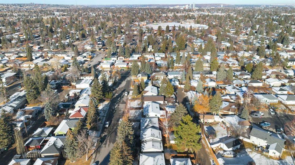 123 Glacier Drive Sw, Calgary, AB - Outdoor With View