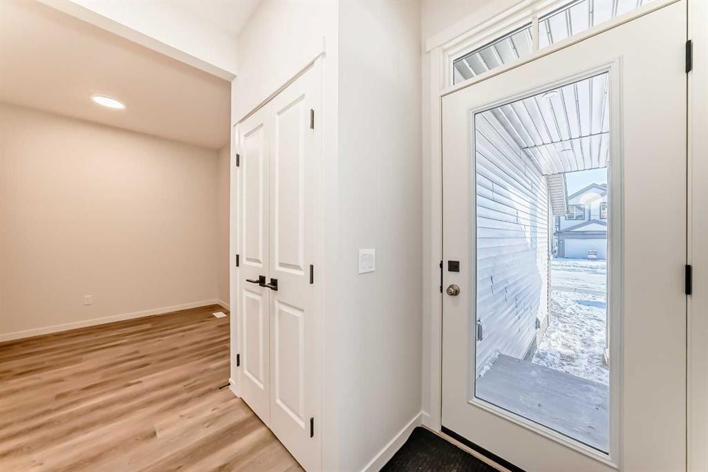 54 Bartlett Row Se, Calgary, AB - Indoor Photo Showing Other Room