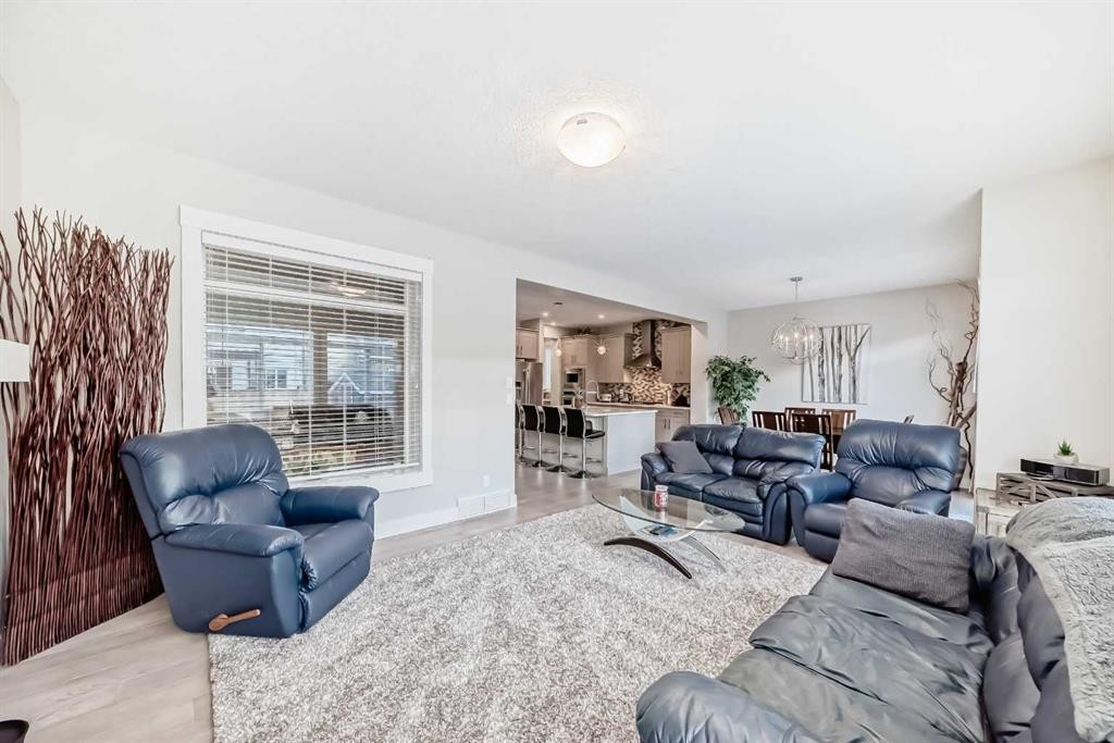 477 Legacy Boulevard Se, Calgary, AB - Indoor Photo Showing Living Room