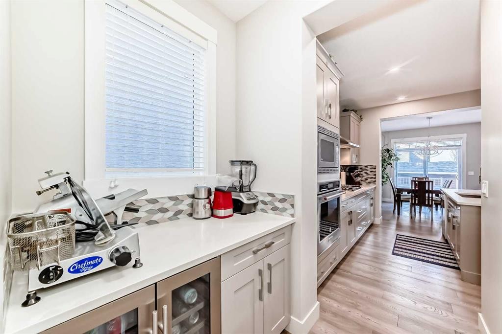 477 Legacy Boulevard Se, Calgary, AB - Indoor Photo Showing Kitchen With Upgraded Kitchen