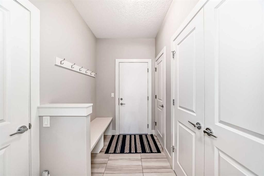 477 Legacy Boulevard Se, Calgary, AB - Indoor Photo Showing Other Room