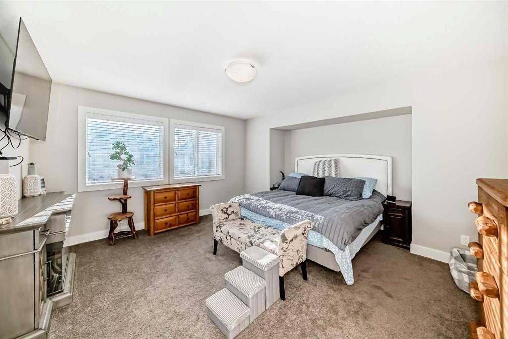 477 Legacy Boulevard Se, Calgary, AB - Indoor Photo Showing Bedroom
