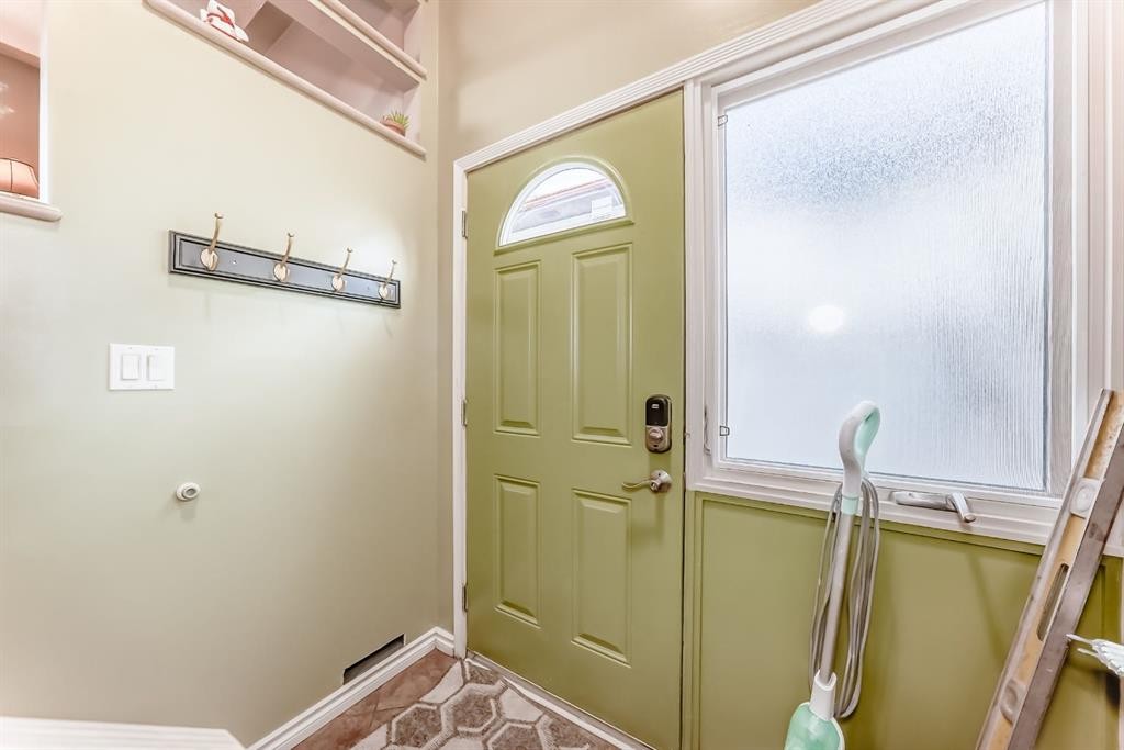 274 Templeview Way Ne, Calgary, AB - Indoor Photo Showing Other Room