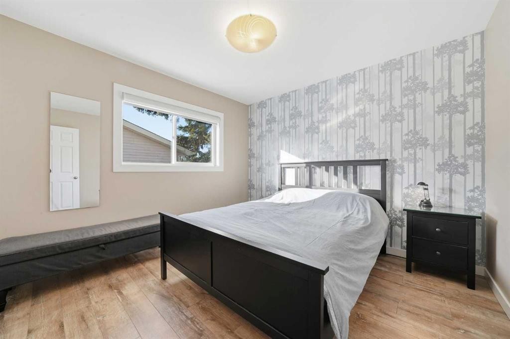 132 Shawcliffe Circle Sw, Calgary, AB - Indoor Photo Showing Bedroom
