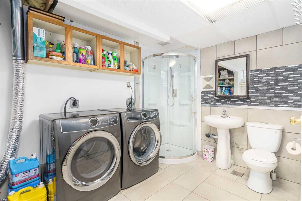 43 Millrise Crescent Sw, Calgary, AB - Indoor Photo Showing Laundry Room