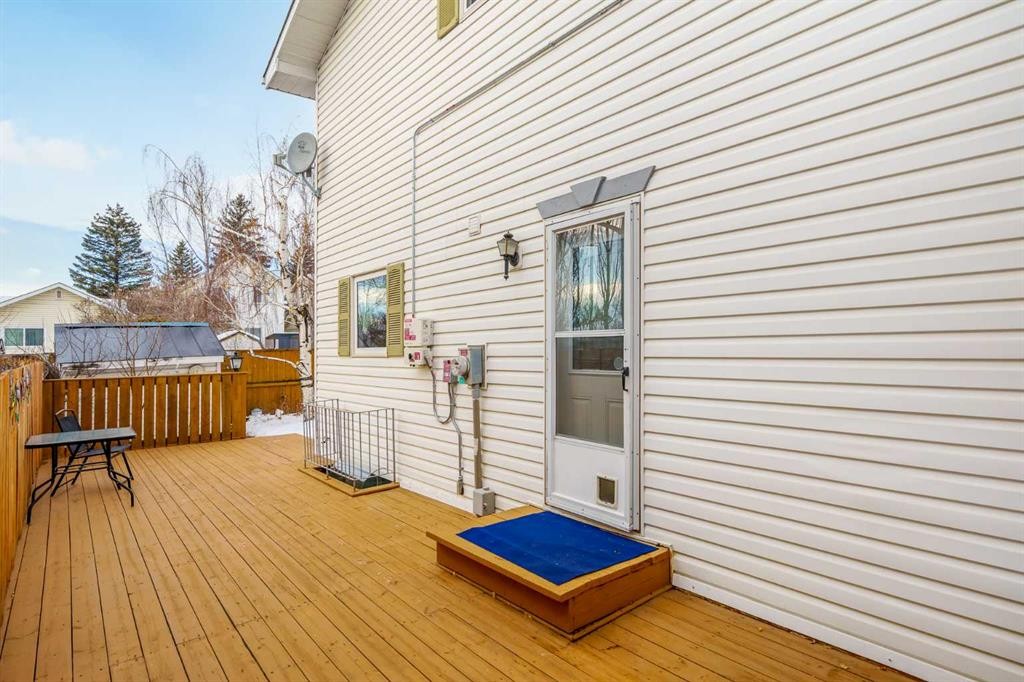 43 Millrise Crescent Sw, Calgary, AB - Outdoor With Exterior