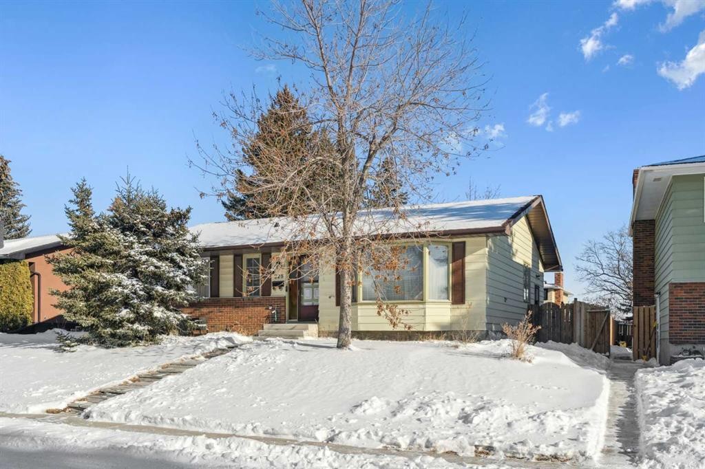 228 Silvercreek Way Nw, Calgary, AB - Outdoor