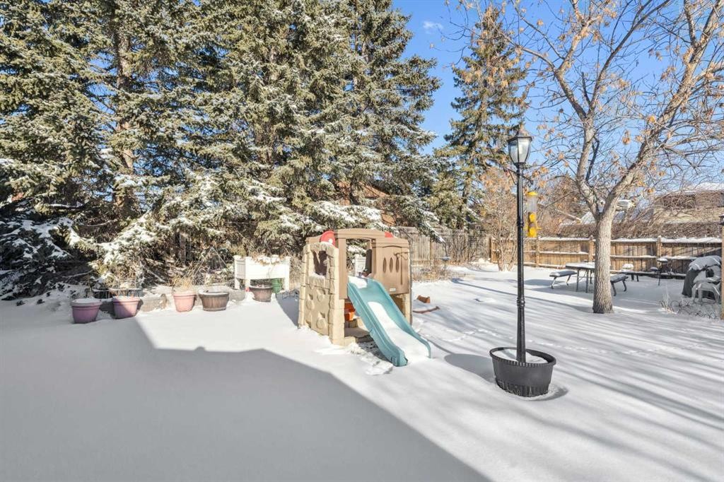 228 Silvercreek Way Nw, Calgary, AB - Outdoor