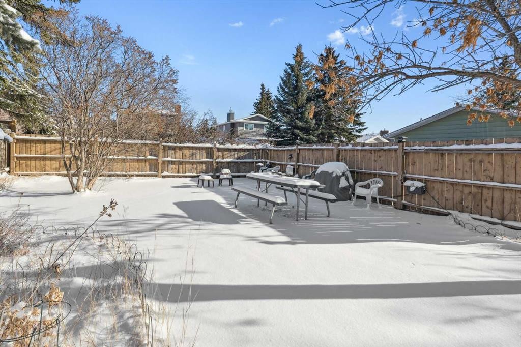 228 Silvercreek Way Nw, Calgary, AB - Outdoor