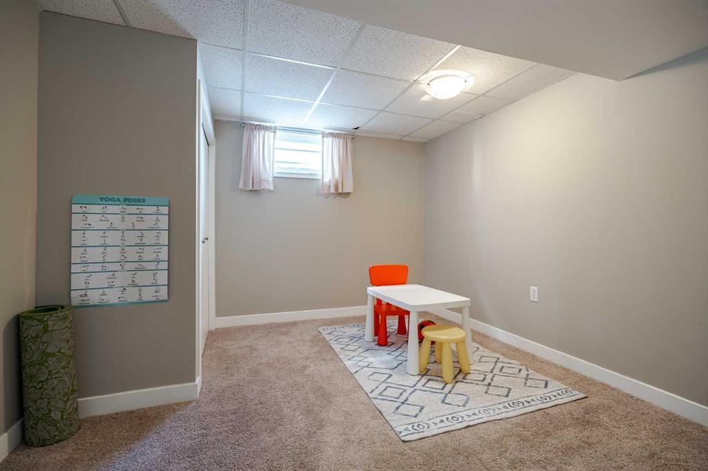 94 Brantford Crescent Nw, Calgary, AB - Indoor