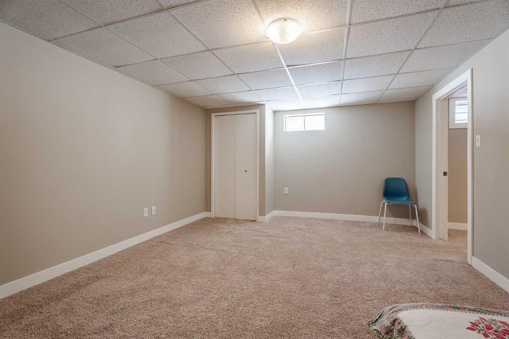 94 Brantford Crescent Nw, Calgary, AB - Indoor Photo Showing Other Room