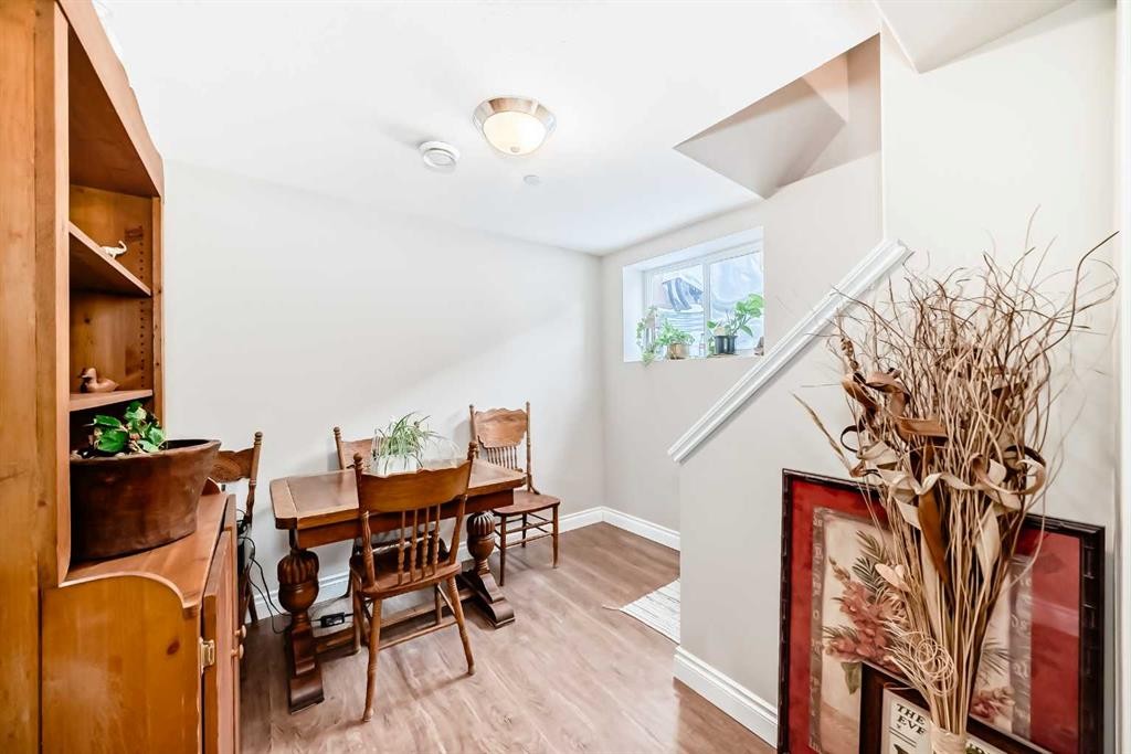 20 Mackenzie, Carstairs, AB - Indoor