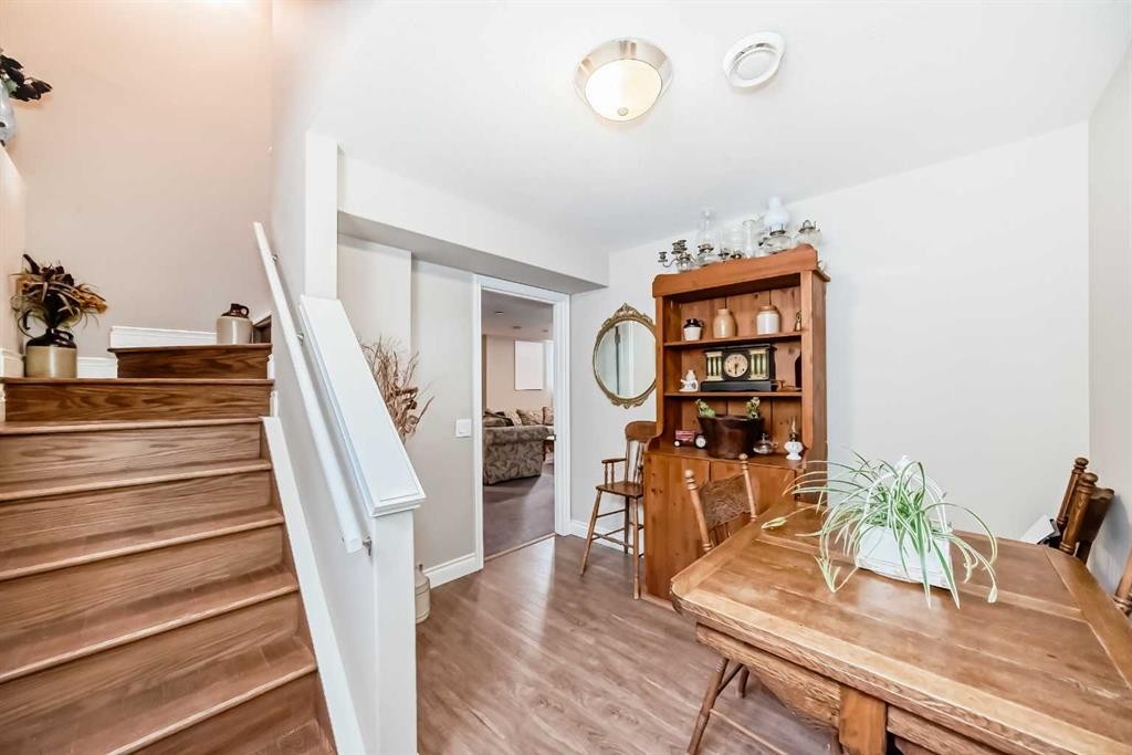 20 Mackenzie, Carstairs, AB - Indoor Photo Showing Dining Room