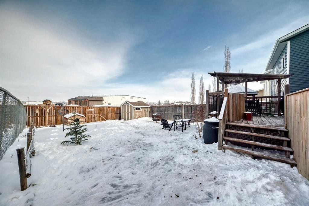 20 Mackenzie, Carstairs, AB - Outdoor