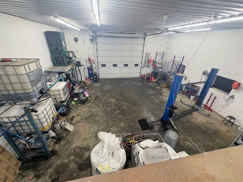101071 Township Road 740, Rural Grande Prairie No. 1, County Of, AB - Indoor Photo Showing Garage