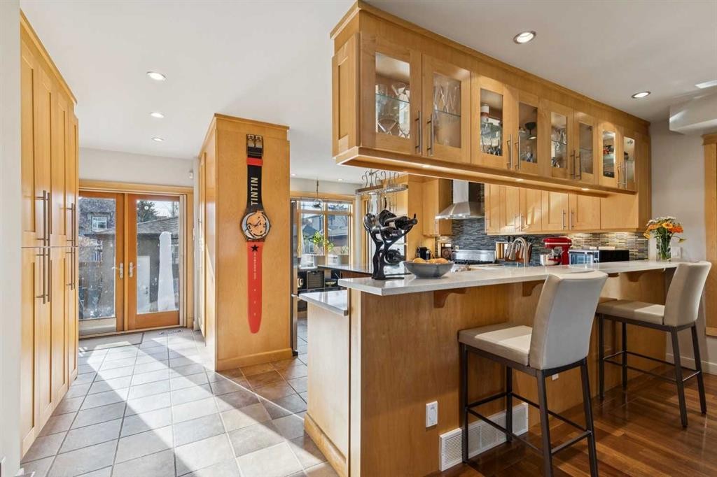 2407 Westmount Road Nw, Calgary, AB - Indoor