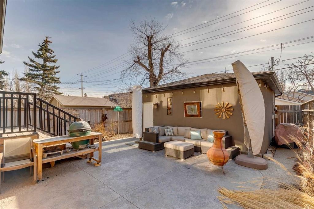 2407 Westmount Road Nw, Calgary, AB - Outdoor With Deck Patio Veranda
