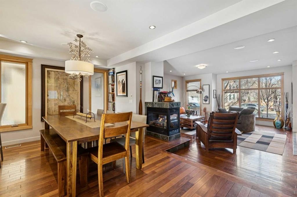 2407 Westmount Road Nw, Calgary, AB - Indoor