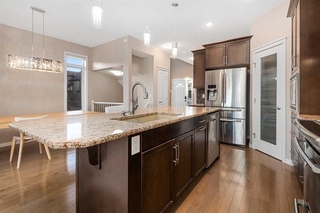 53 Sage Bank Link Nw, Calgary, AB - Indoor Photo Showing Kitchen With Stainless Steel Kitchen With Upgraded Kitchen