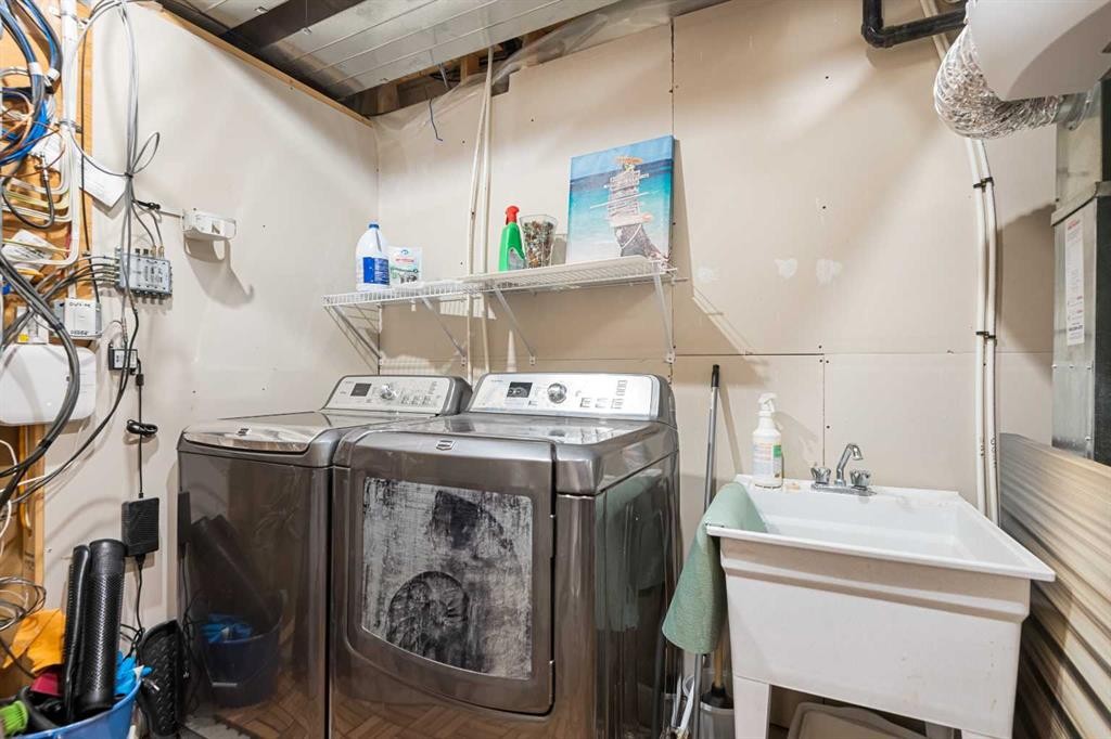 53 Sage Bank Link Nw, Calgary, AB - Indoor Photo Showing Laundry Room