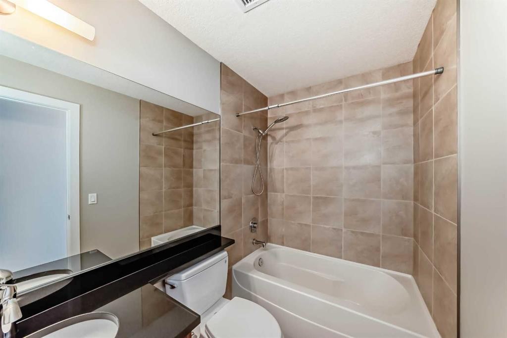 110-1005A Westmount Drive, Strathmore, AB - Indoor Photo Showing Bathroom