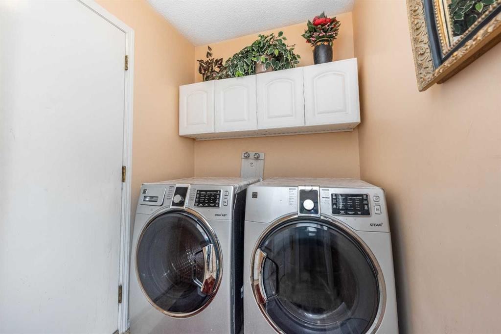 26 Citadel Crest Link Nw, Calgary, AB - Indoor Photo Showing Laundry Room