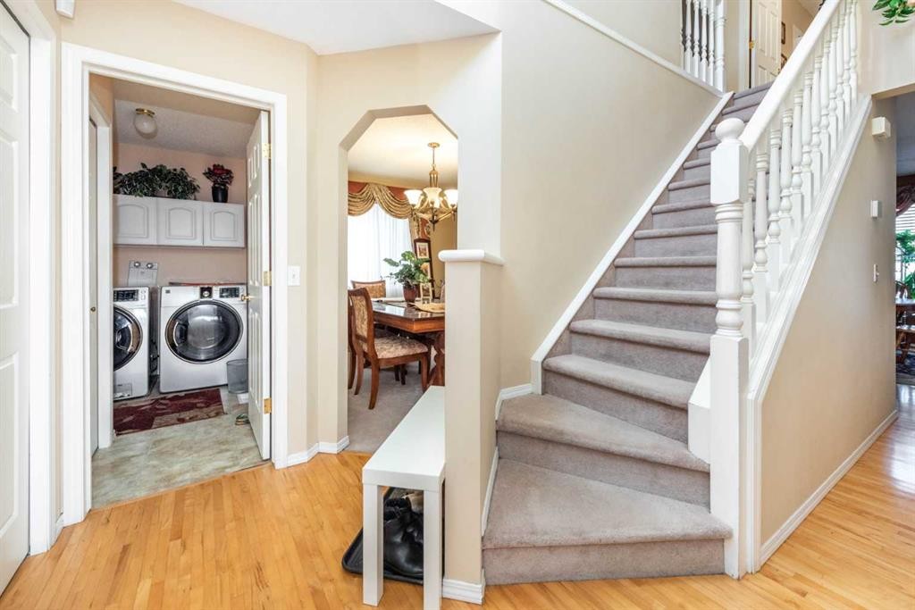 26 Citadel Crest Link Nw, Calgary, AB - Indoor Photo Showing Other Room